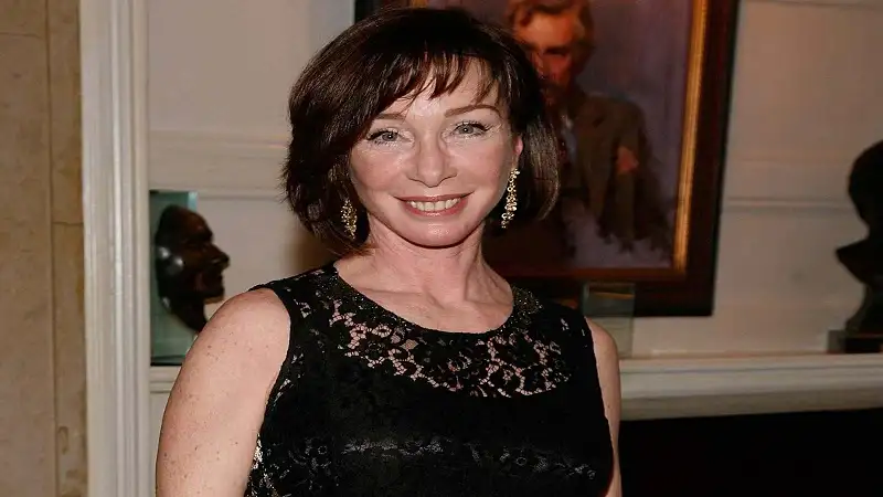 Sachi Parker Net Worth and Biography: Insights into the Life of Shirley MacLaine’s Daughter